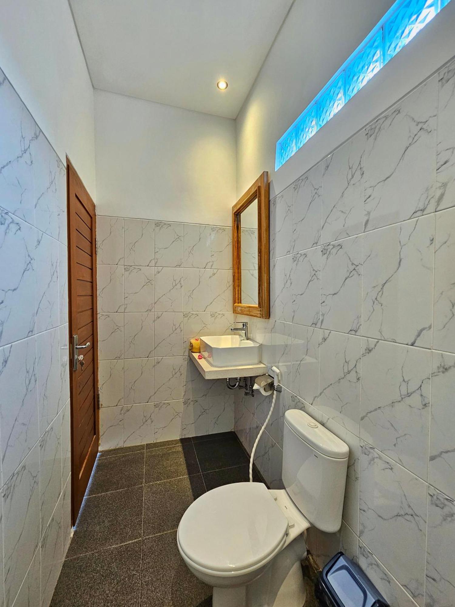 Dewi Putri House Hotel อูบุด ภายนอก รูปภาพ